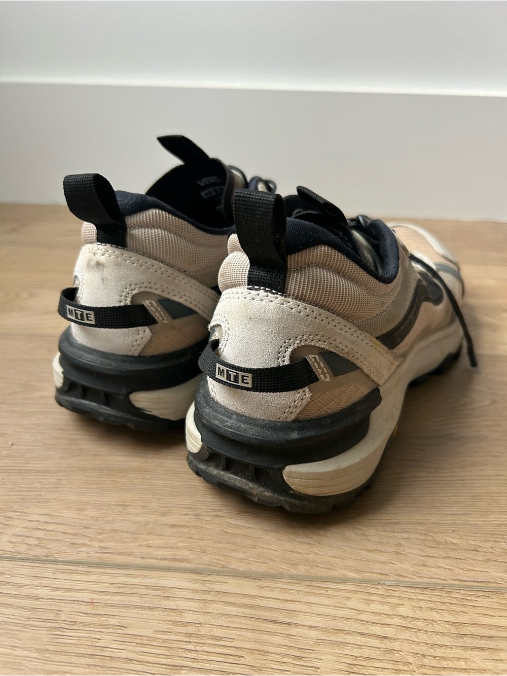 Vans Beige Black Trail Sneakers - Picture 3 of 7